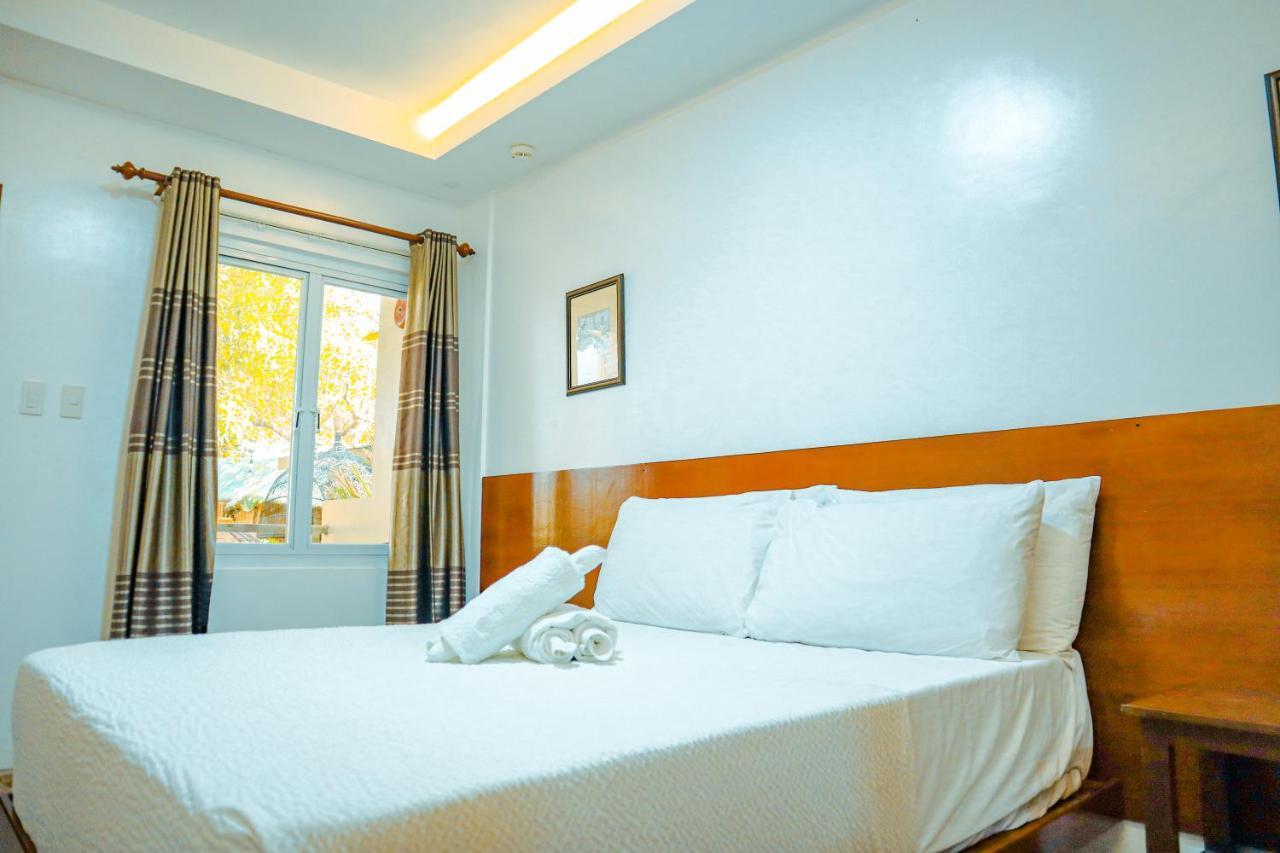 Youhan Beach Resort San Antonio  Exterior photo