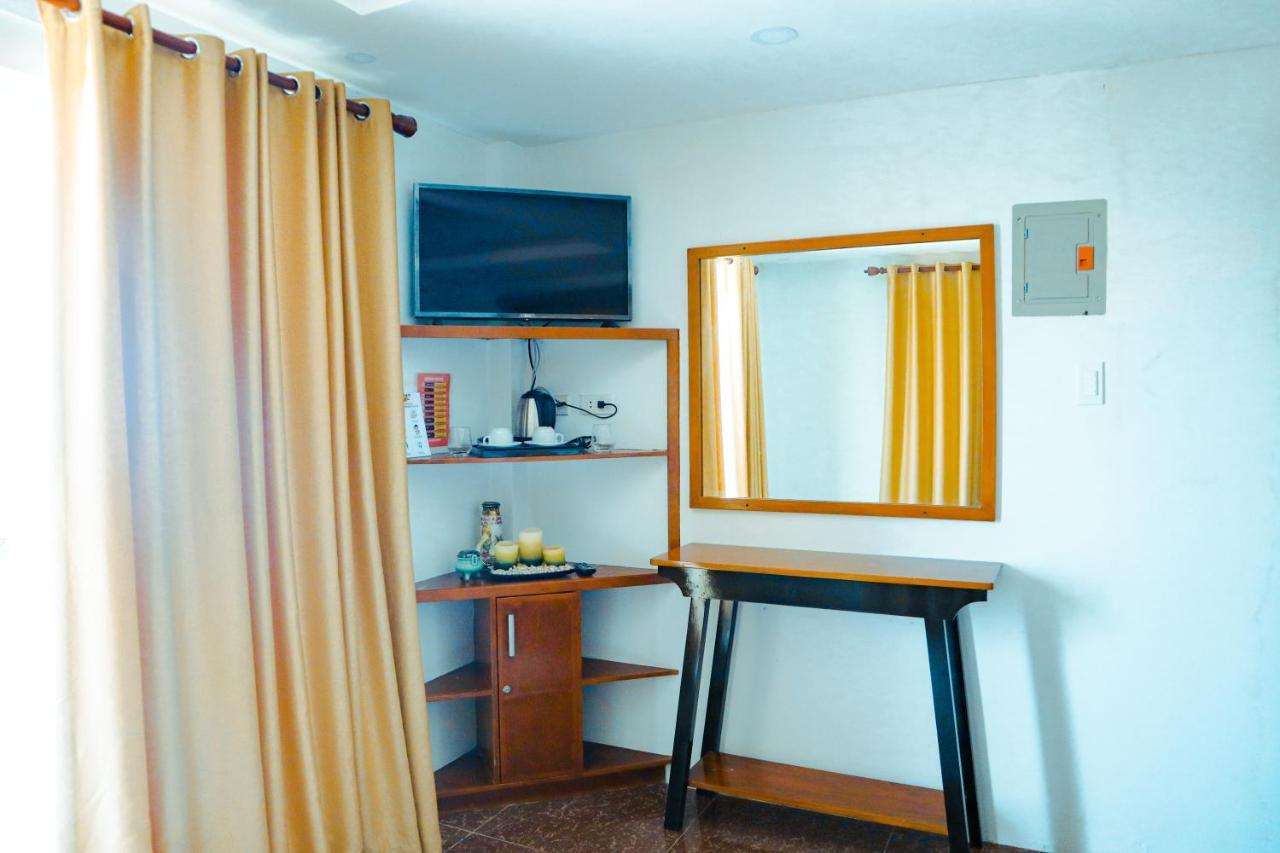 Youhan Beach Resort San Antonio  Exterior photo