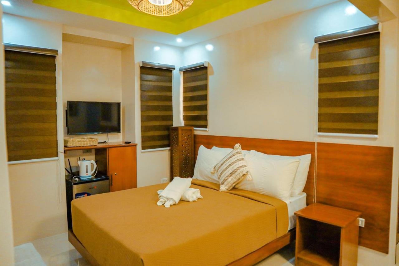 Youhan Beach Resort San Antonio  Exterior photo