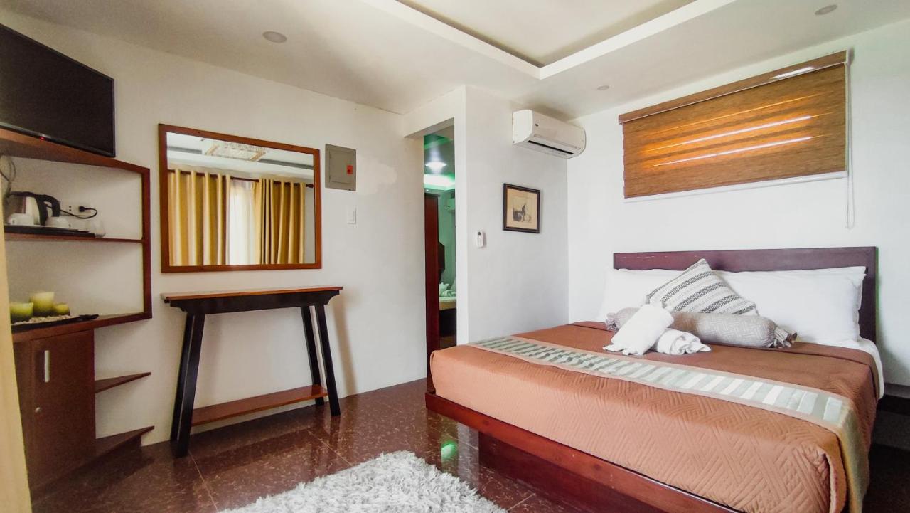 Youhan Beach Resort San Antonio  Exterior photo