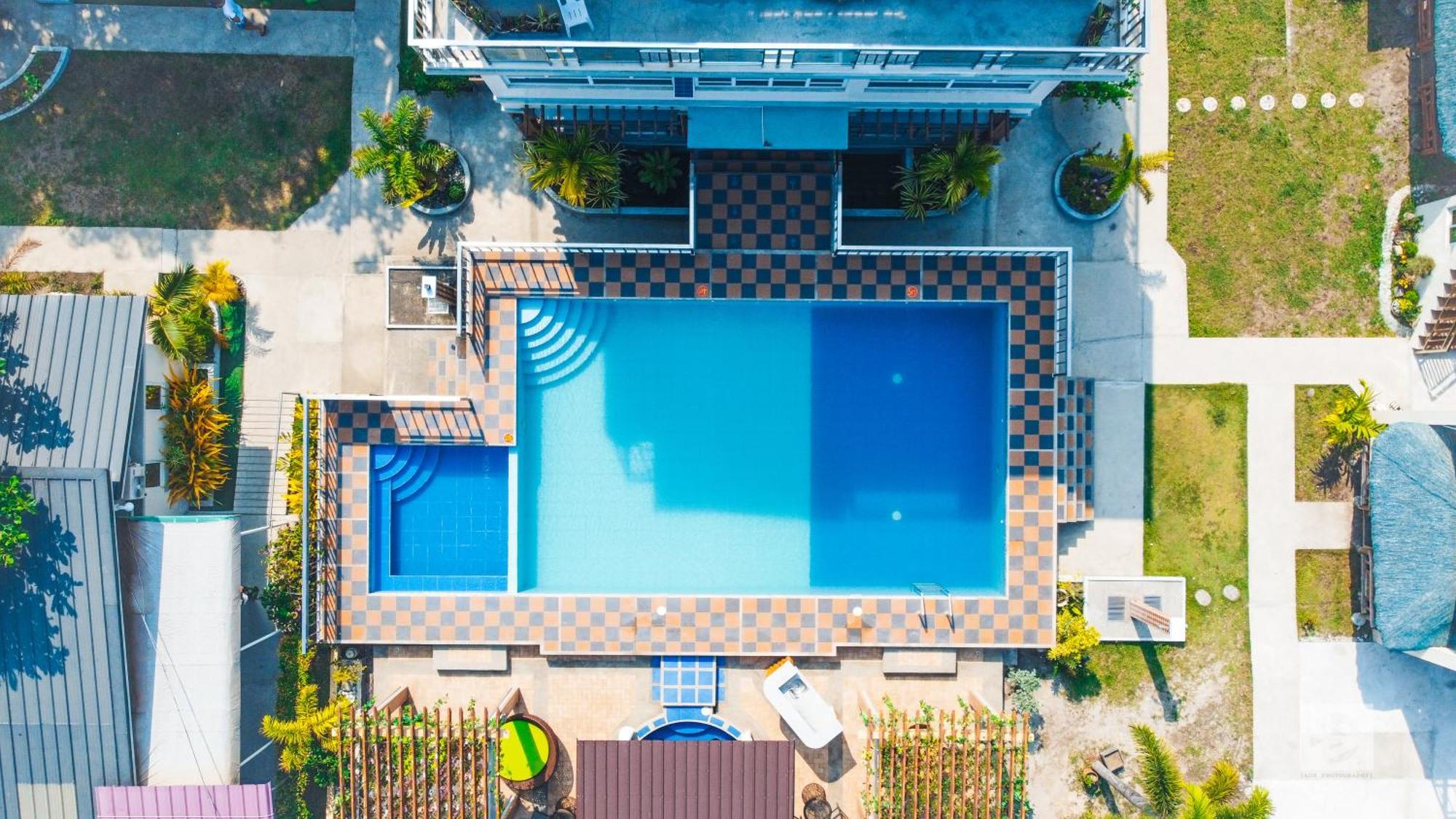 Youhan Beach Resort San Antonio  Exterior photo