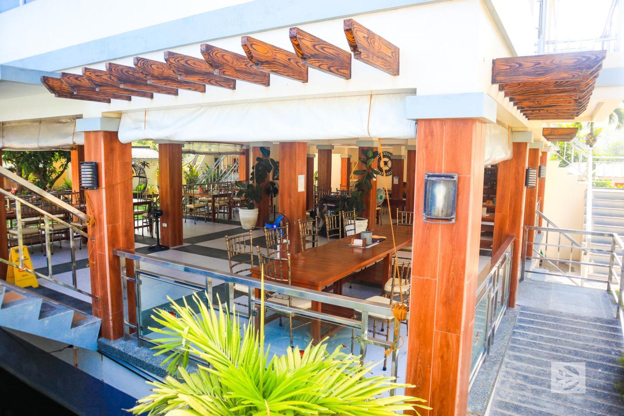 Youhan Beach Resort San Antonio  Exterior photo